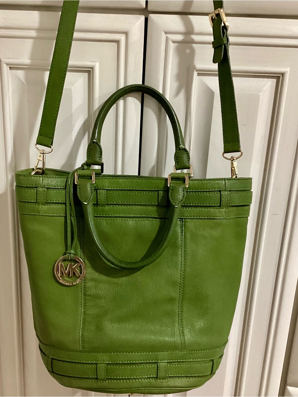 Michael Kors Olive Green Leather Tote Bag. Very Good condition